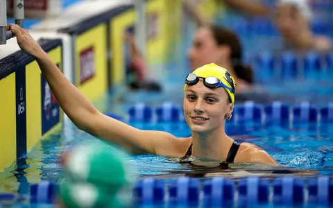 16-year-old Canadian swimmer breaks world record