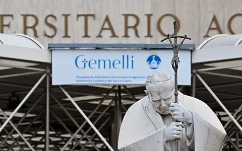 "Corriere della Sera": Pope in hospital with heart and breathing problems