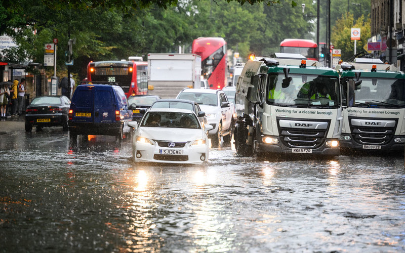 Huragan Mathis w UK: Met Office wydało alerty pogodowe w związku z wichurami