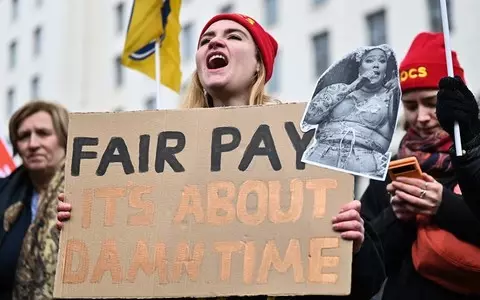 Minimum wage increase for 1.7m workers – but rises ‘wiped out’ by inflation