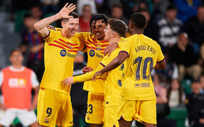 Liga hiszpańska: Dwa gole Lewandowskiego, pewna wygrana Barcelony