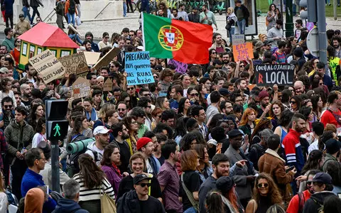 Portugal: Thousands of protesters against the government's housing policy