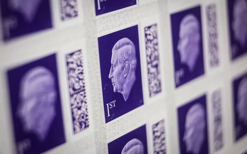 Do sprzedaży trafiły pierwsze znaczki pocztowe z wizerunkiem króla Karola III