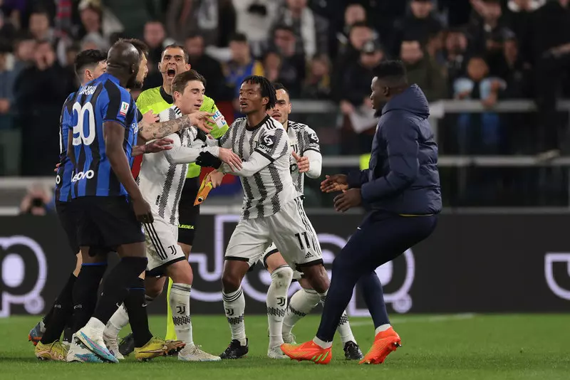 Puchar Włoch: Juventus zremisował z Interem, trzy czerwone kartki