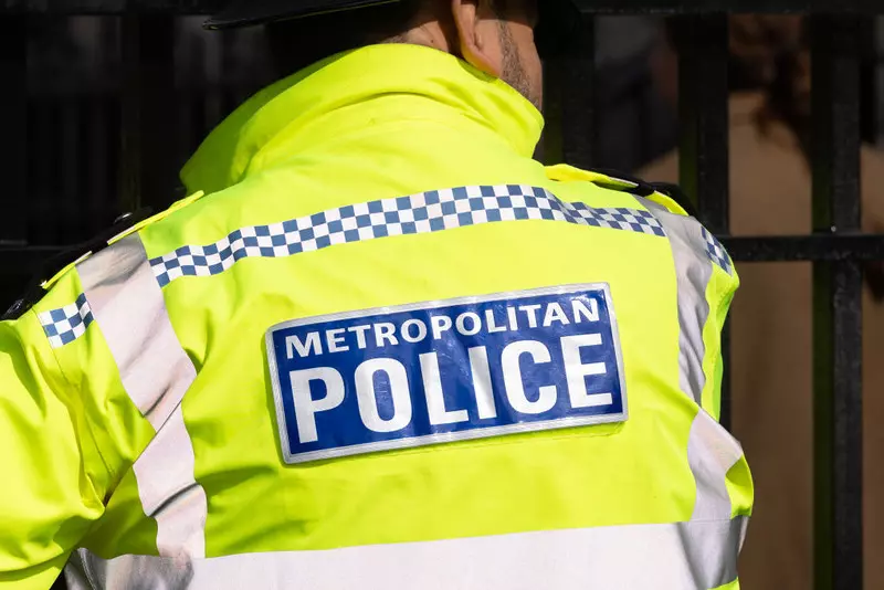 Londyńska policja próbuje oczyścić własne szeregi z przestępców