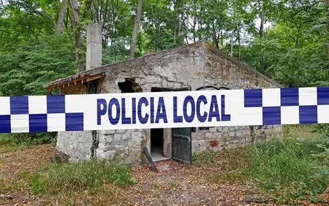 Spain Father and mother trapped the children in the forest for life