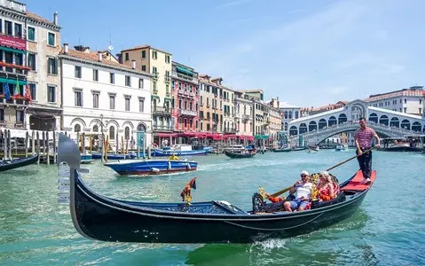 The Guardians of Good Manners return to Venice