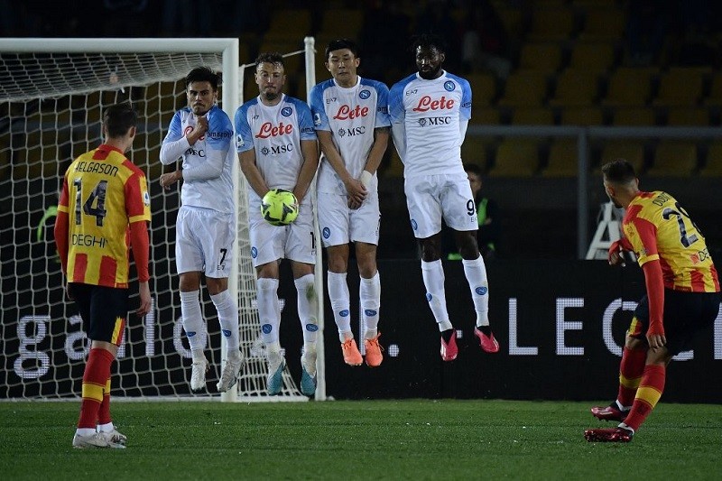 Lecce 1-2 Napoli: Own goal helps visitors go 19 points clear at top of Serie A table