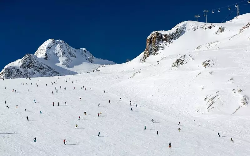 Austria: Polka ranna w wypadku na nartach w Tyrolu. Porwała ją lawina