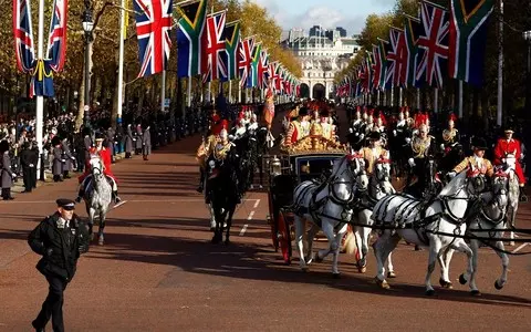 UK: The royal couple will travel to their coronation in a new coach and will return in a 1762 coach