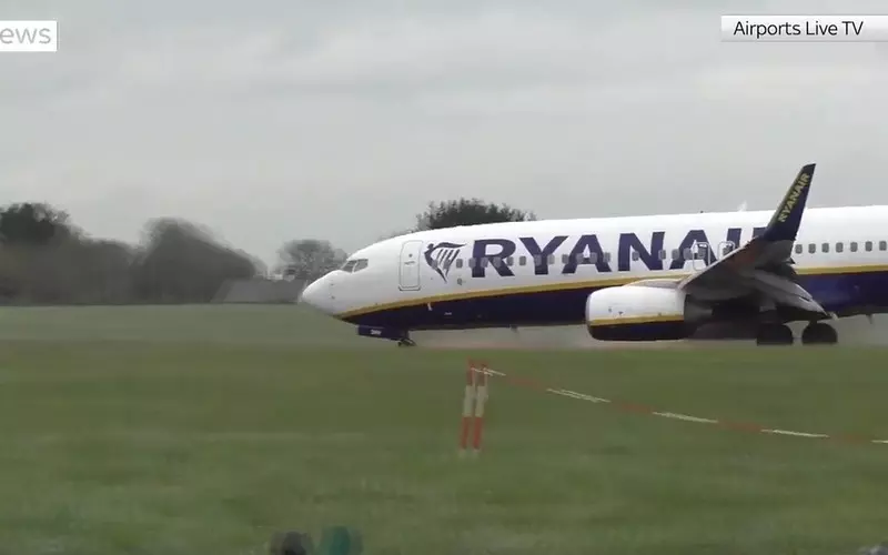Trudne lądowanie samolotu Ryanair w Dublinie. Powodem problem z podwoziem