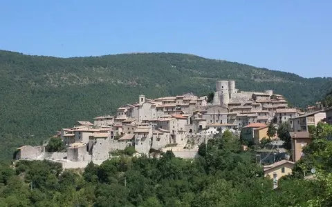 Italy: The mayor bought a van for the residents to go shopping in