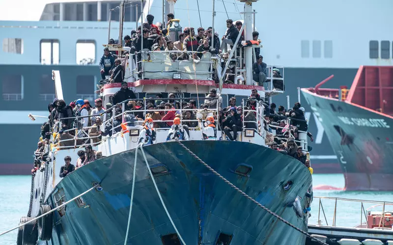 Włochy: Nowa fala migracyjna. Prawie tysiąc osób przybyło w ciągu doby