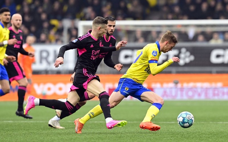 Liga holenderska: Gol Szymańskiego w wygranym meczu Feyenoordu