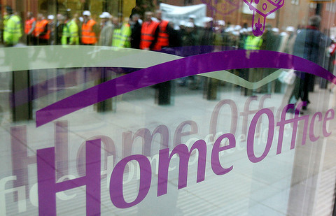 Home Office "zalany" wnioskami o rezydenturę. Obywatele UE boją się o swoją przyszłość