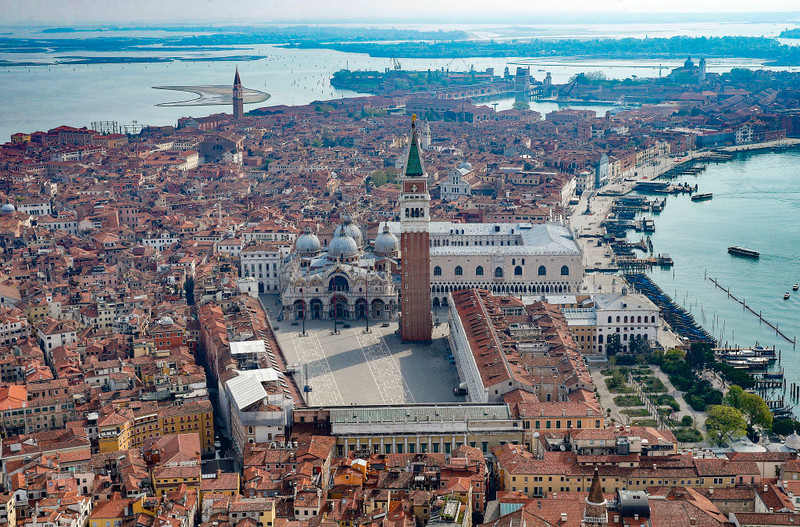 Italy: Venice is preparing for two large waves of tourists