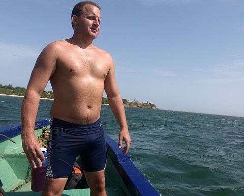 Briton Ben Hooper begins world-record attempt to swim across Atlantic Ocean