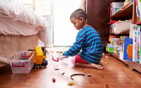 Thousands of children sharing beds due to overcrowding