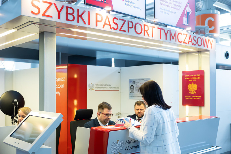 Quick temporary passport service opened at Chopin Airport