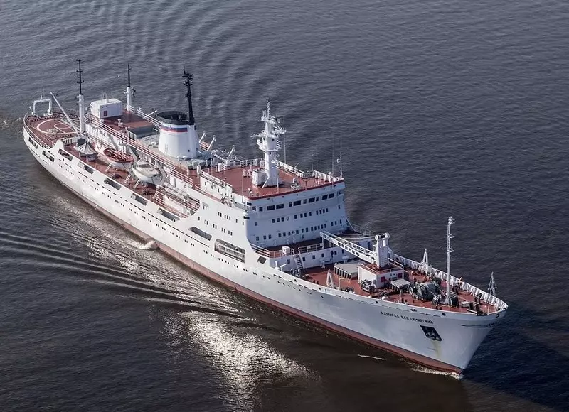 British experts: Russians have sent spy ships near UK waters for many years