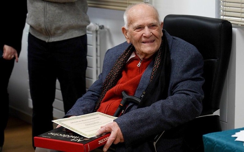 France: A 101-year-old doctor received a long career award