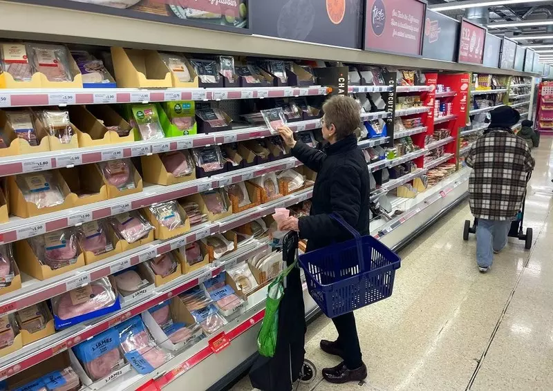 Brytyjskie supermarkety zamrażają ceny niektórych produktów pierwszej potrzeby