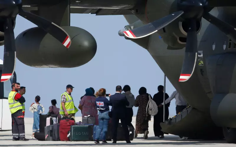 Media: Brytyjscy żołnierze będą mogli użyć siły na lotnisku w Sudanie