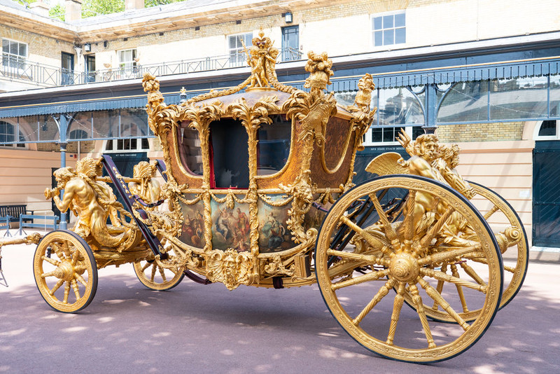 Uber launches coronation carriage so passengers can ride like the King and Queen