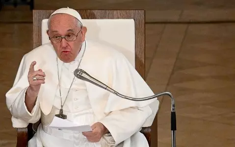 "It's stupid." Pope Francis on the accusations against St. John Paul II