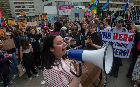 Government on brink of agreeing pay deal with striking nurses