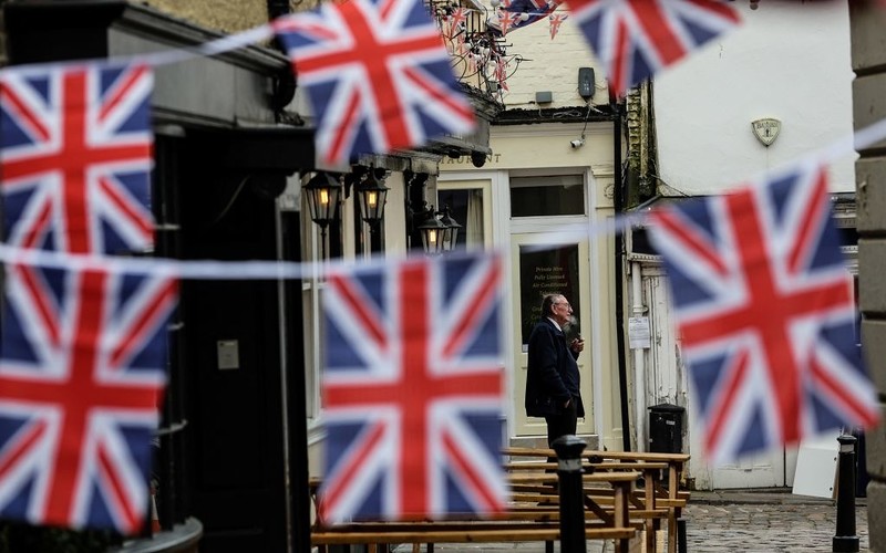 Pubs across the country to rake in £120,000,000 over coronation weekend