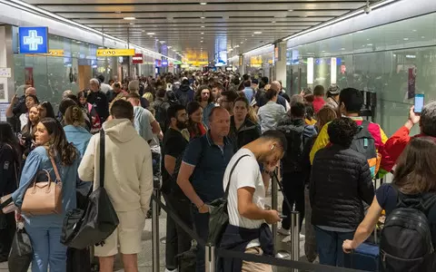 Heathrow Airport passengers warned of disruption as security staff strike