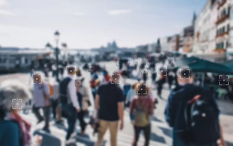 UK: Kontrowersje wobec planów użycia kamer do rozpoznawania twarzy przez policję 