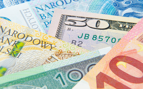 Weaker zloty after EBC decision