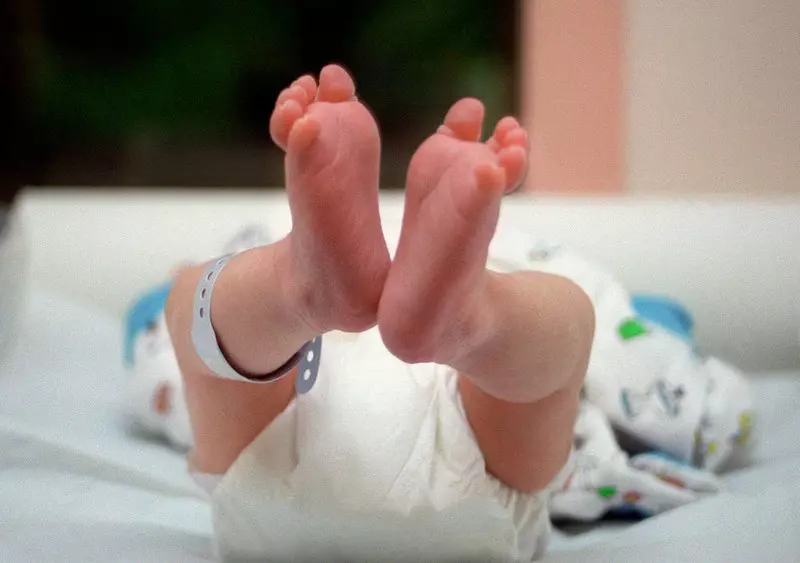 W UK urodziło się pierwsze dziecko z DNA trzech osób