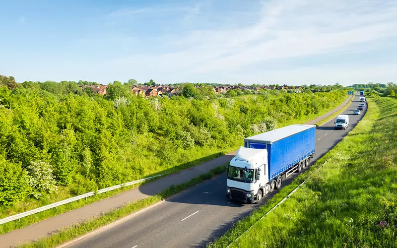 Po brytyjskich drogach będą mogły jeździć dłuższe ciężarówki