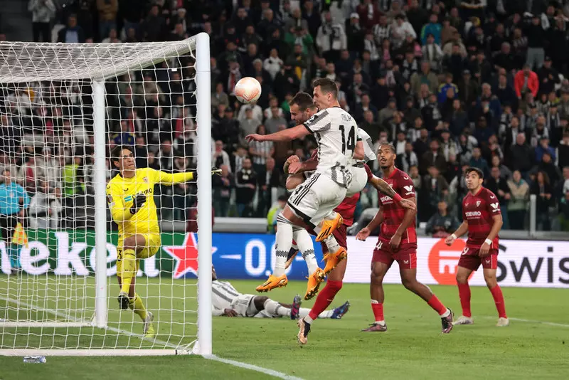 Liga Europy: AS Roma bliżej finału, kłopoty Juventusu