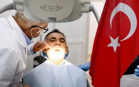 Turkish teeth are tempting Poles. Experts sound the alarm