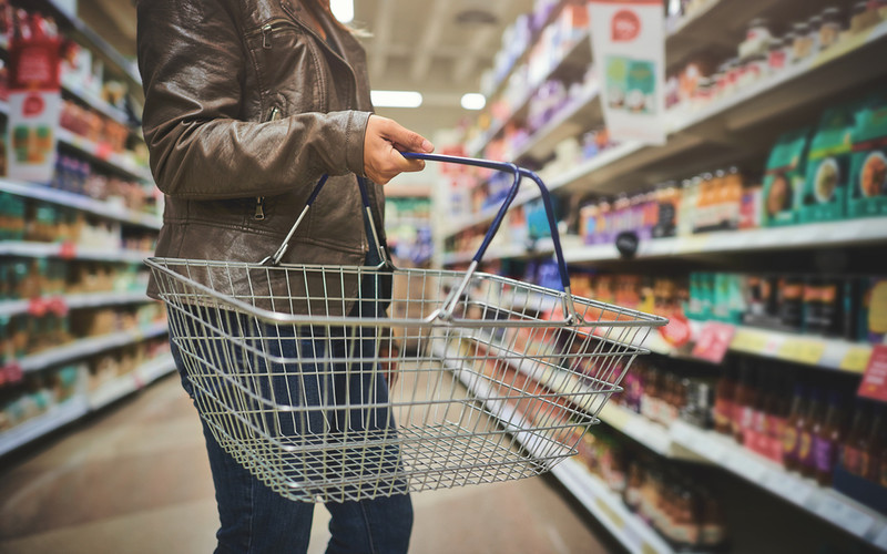 Irlandia: Supermarkety stosują taktykę, która zachęca do kupowania niezdrowej żywności?