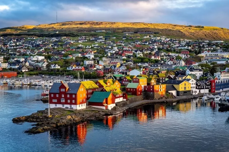 The Faroe Islands continue to give Russia access to their ports