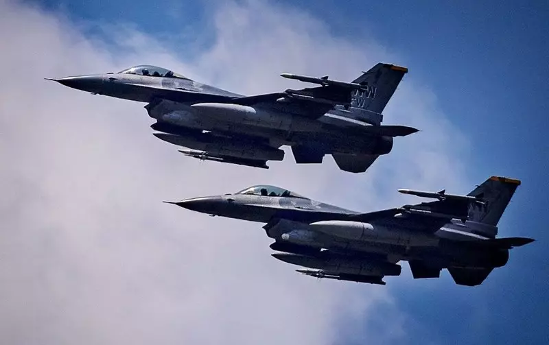 Premier Sunak: UK wspomaga Ukrainę w próbach pozyskania F-16
