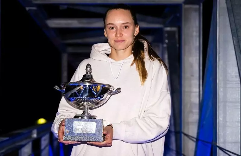 Turniej WTA w Rzymie: Rybakina wygrała finał po kreczu Kalininy