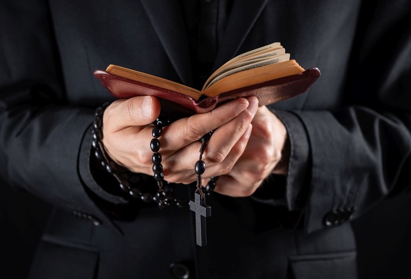Komisja ds. Pedofilii apeluje o zgłoszenia do pokrzywdzonych przez księży w PRL