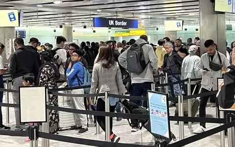 UK net migration up with Ukraine and Hong Kong arrivals