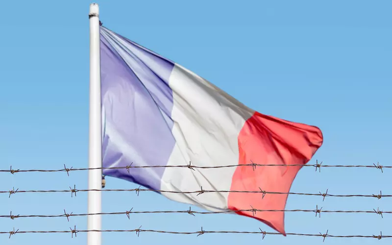 Francja: 85 proc. Francuzów opowiada się za zaostrzeniem prawa imigracyjnego