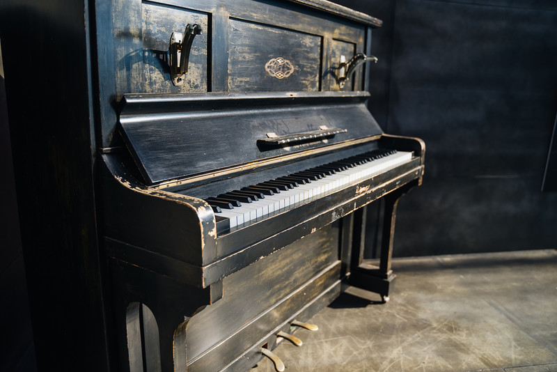 Scotland: Passionate collects discarded pianos in landfills