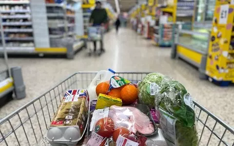 The government is urging retail chains to freeze the prices of basic food products