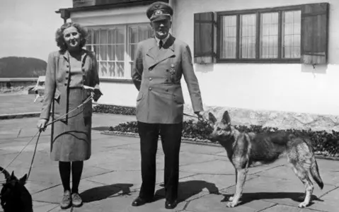 Northern Ireland: Pencil 'gifted' to Hitler by Eva Braun to be auctioned