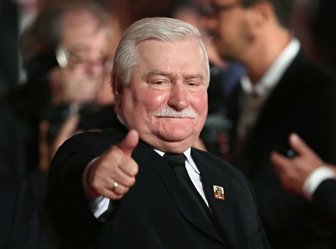 Wałęsa dla "Politico": Muszą nas wyrzucić z UE  