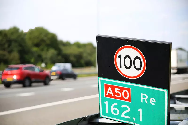 W Holandii obowiązuje przeszło 600 tys. niepotrzebnych znaków drogowych